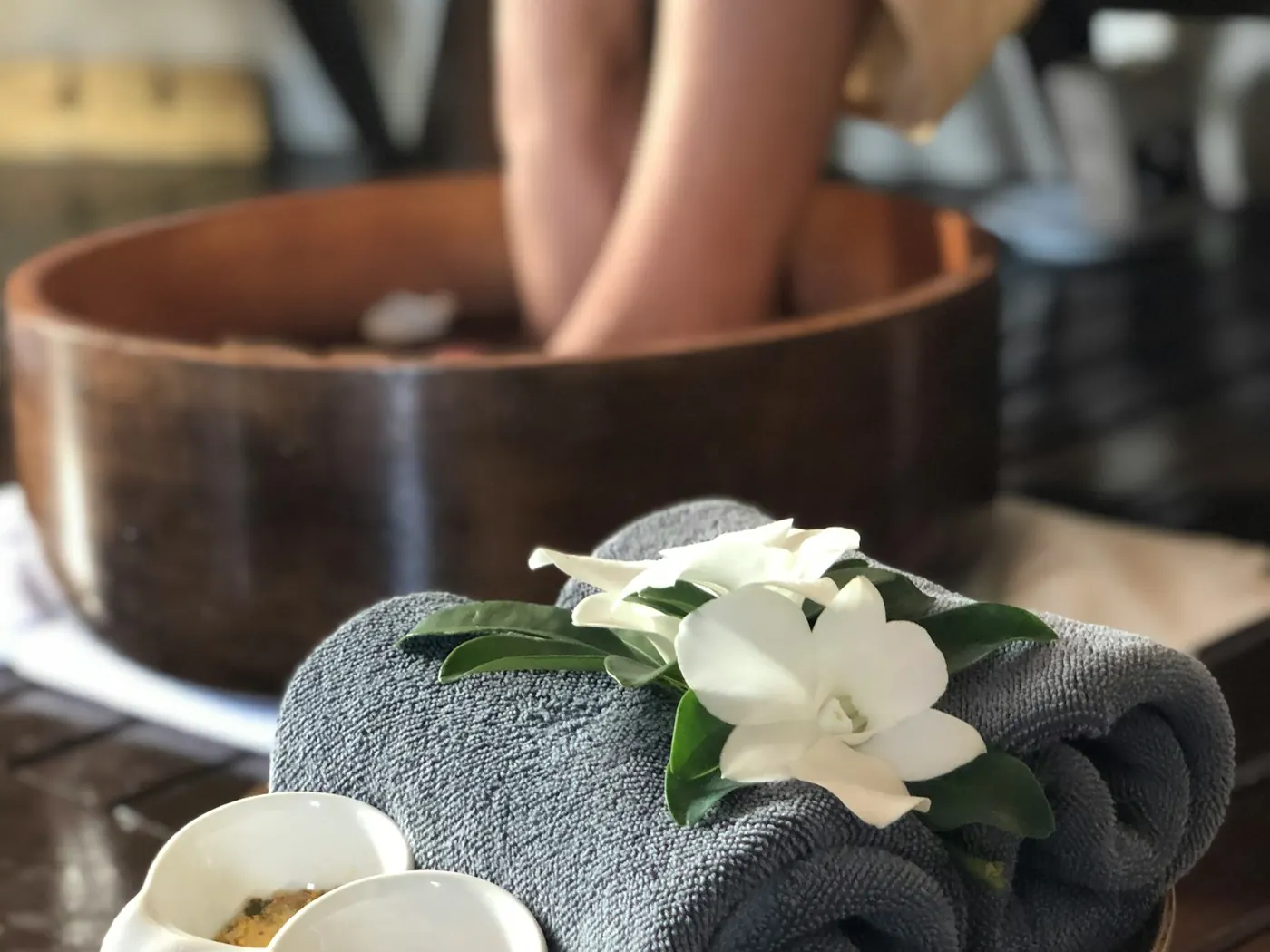 Mani + Pedi spa
